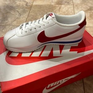 NEW never worn mens size 9.5 leather shoes